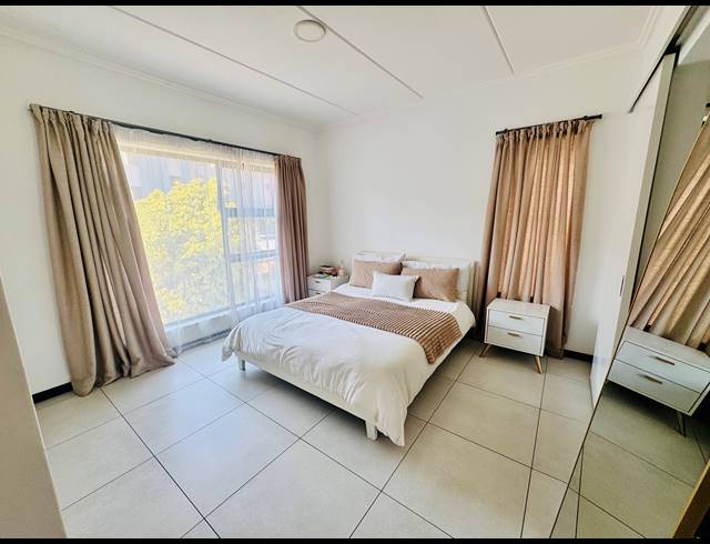 2 BEDROOM FLAT FOR SALE IN MAROELADAL